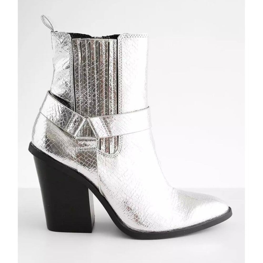 DV BY DOLCE VITA Nilano Metallic Silver Ankle Boots Sz. 7.5 western